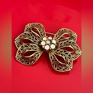 Vintage Mother of Pearl Brooch